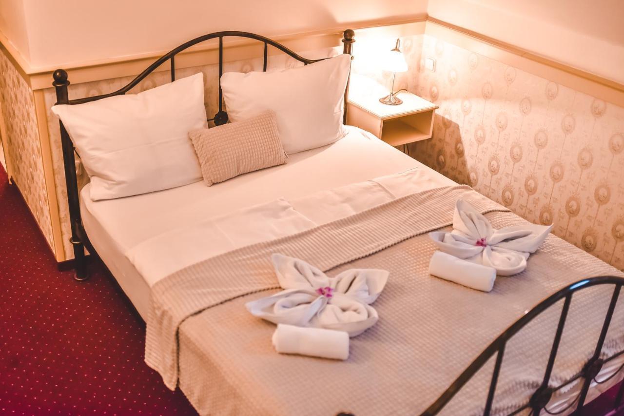 Hotel Zámek Kamenný Dvůr Kynsperk nad Ohri Exterior foto